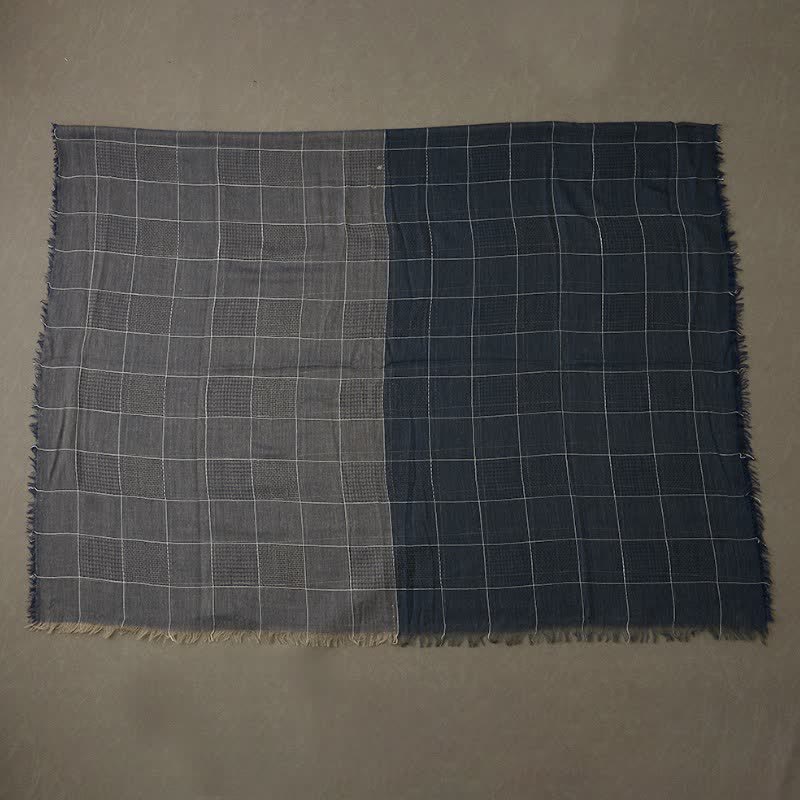 Sciarpa da uomo con nappe e griglia scura a tema Buddha Stones per autunno/inverno. - image 3