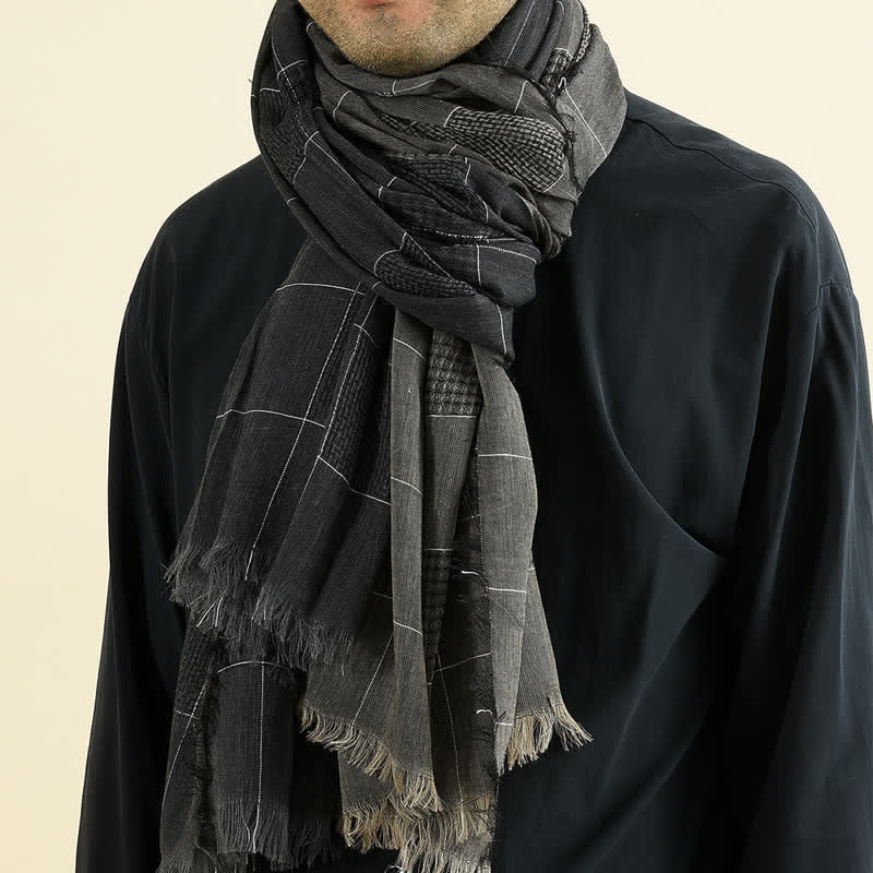 Sciarpa da uomo con nappe e griglia scura a tema Buddha Stones per autunno/inverno. - image 0