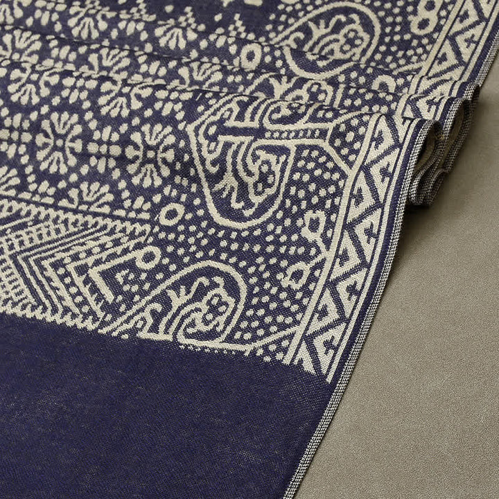 Sciarpa da uomo reversibile, accogliente, con motivo geometrico paisley e nappe, ispirata Buddha Stones, ideale per l'autunno e l'inverno. - image 3
