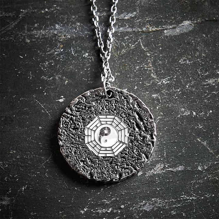 Buddha Stones Collana con ciondolo rotondo in rame con simbolo Yin Yang e bilancia incisa. - image 2