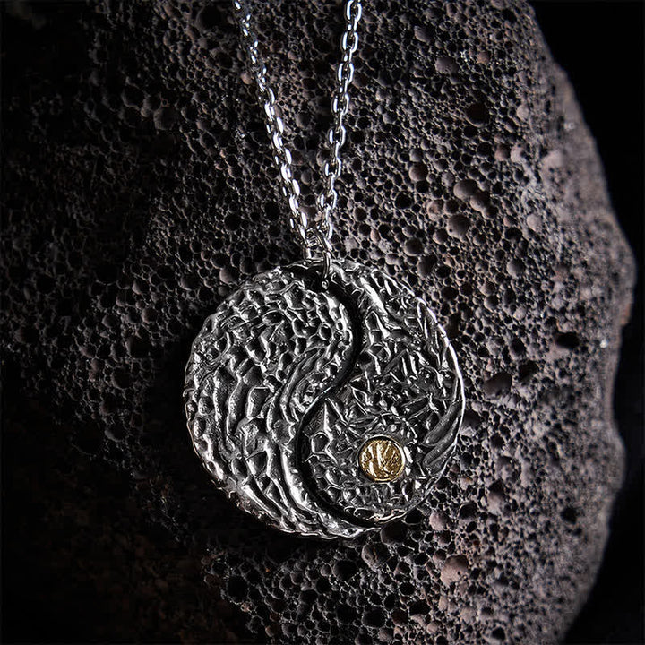 Buddha Stones Collana con ciondolo rotondo in rame con simbolo Yin Yang e bilancia incisa. - Yin Yang (Equilibrio ♥ Armonia) - image 0