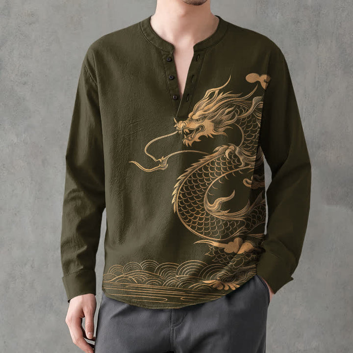Buddha Stones Camicia da uomo a maniche lunghe con scollo a V e bottoni, in cotone con motivo a onde di drago dorato. - Verde oliva scuro - US/UK/AU48, EU58 (4XL) - image 0