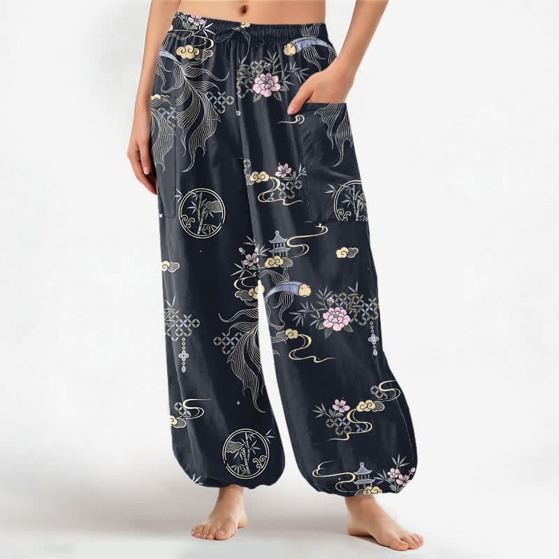 Buddha Stones Pantaloni harem da donna in cotone con elastico in vita e motivo a pesci koi e nuvole di bambù, con tasche laterali. - Nero - US16, UK/AU20, EU48 (3XL) - image 0