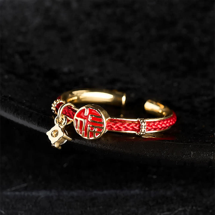 Buddha Stones Anello aperto rotondo con stringa rossa e personaggio Fu Fortuna - image 3