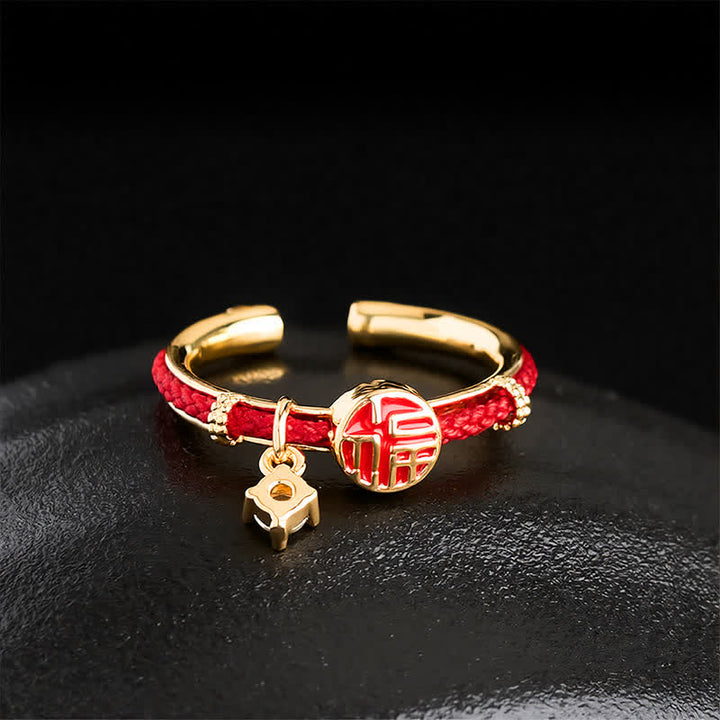 Buddha Stones Anello aperto rotondo con stringa rossa e personaggio Fu Fortuna - image 2