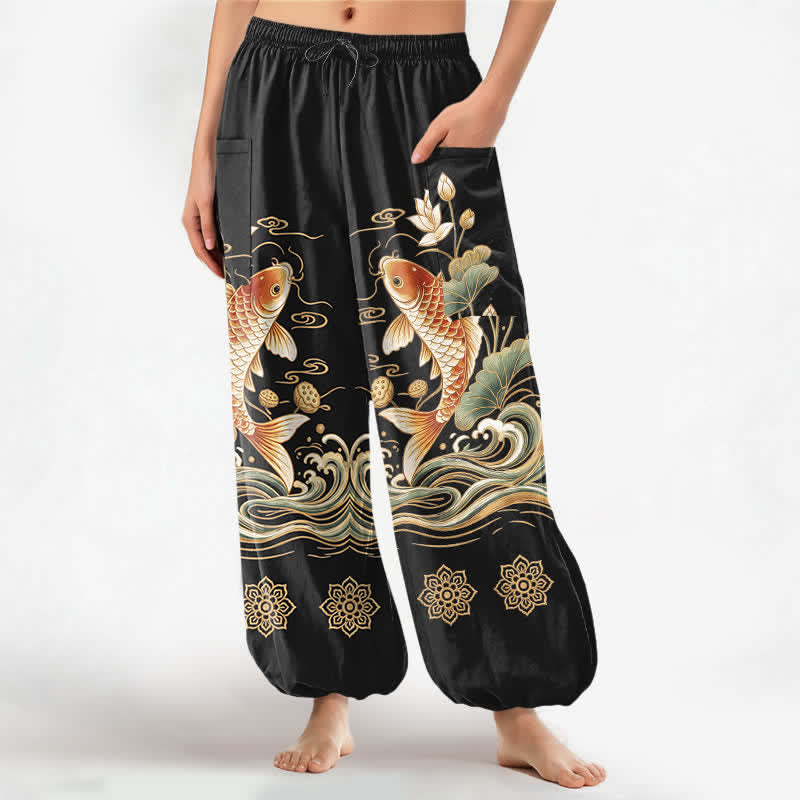 Buddha Stones Pantaloni harem da donna in cotone con elastico in vita e motivo a onde di loto e koi dorati, con tasche laterali. - Nero - US16, UK/AU20, EU48 (3XL) - image 0