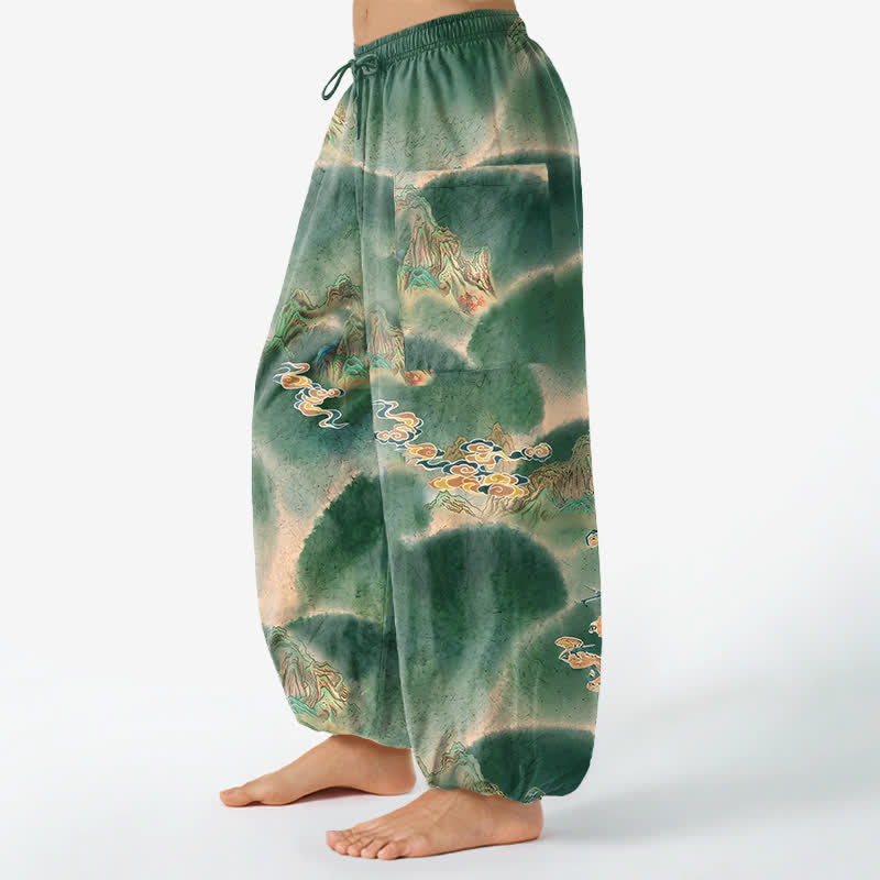 Buddha Stones Pantaloni harem da donna in cotone con elastico in vita e motivo paesaggistico nebbioso, con tasche laterali. - image 1