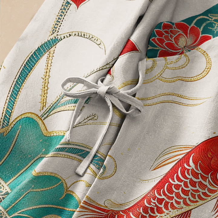 Kimono da donna a maniche lunghe con scollo a V e allacciatura, in cotone con motivo Buddha Stones, koi, loto e nuvole. - image 3