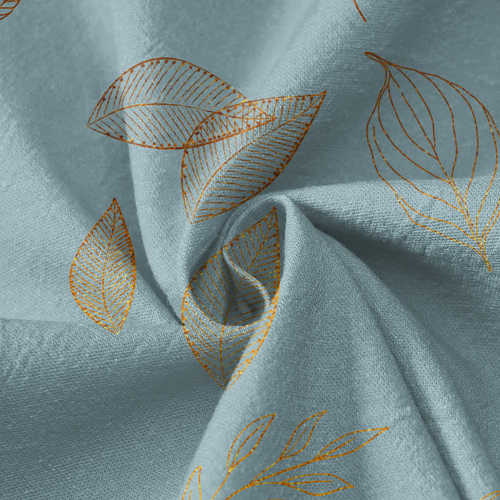 Kimono da donna a maniche lunghe con scollo a V e allacciatura, in cotone con stampa di foglie dorate e fiori rossi e motivo Buddha Stones. - image 11