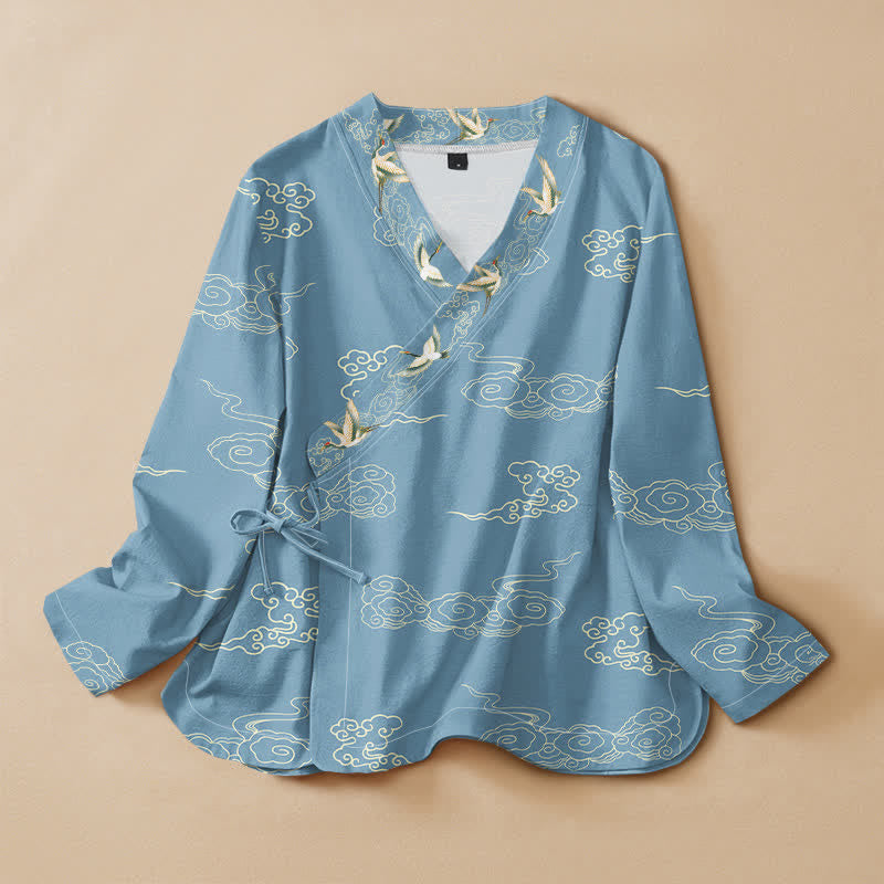 Buddha Stones Camicia da donna a maniche lunghe con scollo a V e allacciatura, stampa "Gru di buon auspicio e nuvole", in cotone. - Azzurro polvere - US16, UK/AU20, EU48 (3XL) - image 0