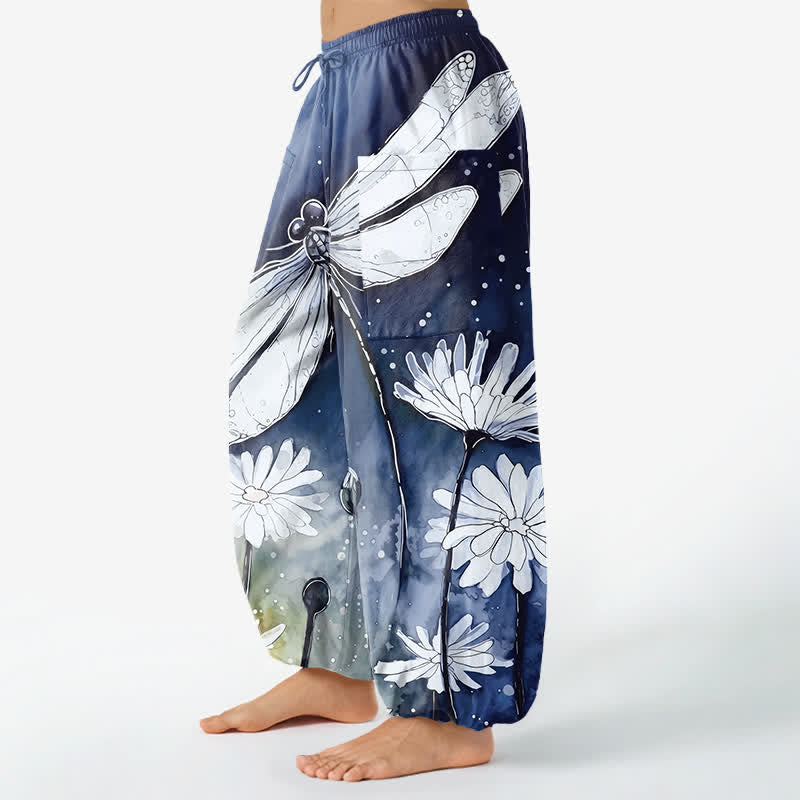 Buddha Stones Pantaloni harem da donna in cotone con elastico in vita e tasche laterali, stampa libellula e margherita ad acquerello. - image 11