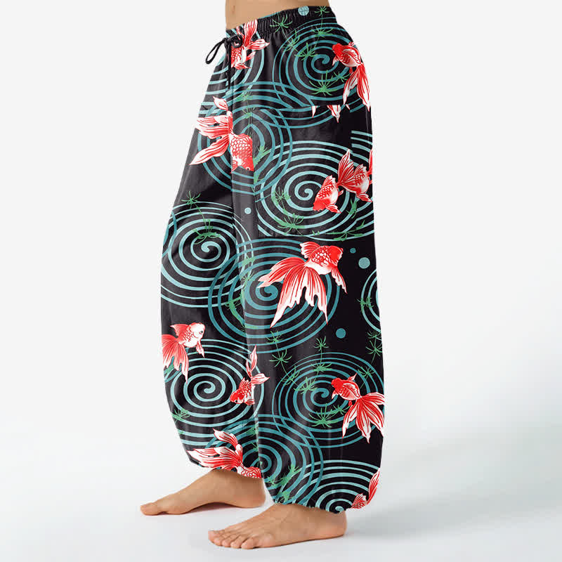 Buddha Stones Pantaloni harem da donna in cotone con motivo a onde di carpe koi orientali e vita elasticizzata, con tasche laterali. - image 1
