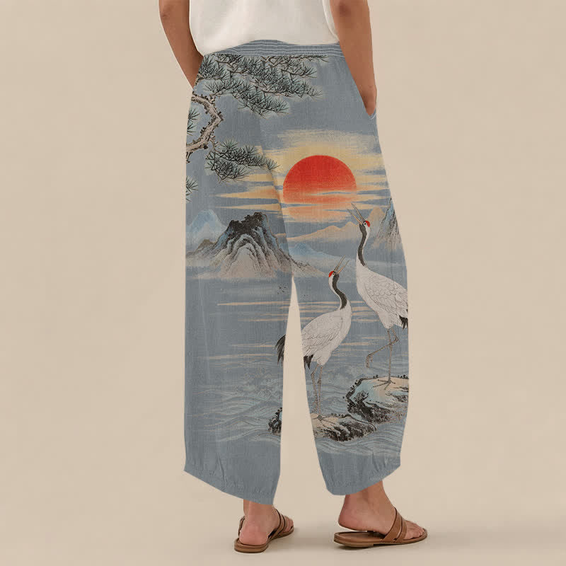 Buddha Stones Pantaloni harem da donna in cotone con stampa paesaggio, gru e sole, pieghe e vita elasticizzata, con tasche. - image 12
