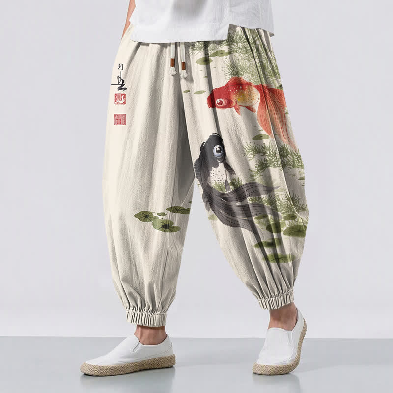 Buddha Stones Pantaloni harem da uomo in puro cotone con coulisse e tasche, fantasia a foglie di loto e koi. - Beige - US/UK/AU50, EU60 (5XL) - image 0