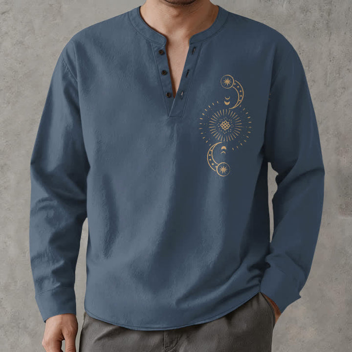 Buddha Stones Camicia da uomo a maniche lunghe con scollo a V e bottoni, in cotone, con motivo celeste sole e luna. - image 8