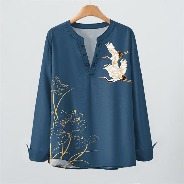 Buddha Stones Camicia da uomo a maniche lunghe con scollo a V e bottoni, in cotone con motivo a loto e gru. - image 2