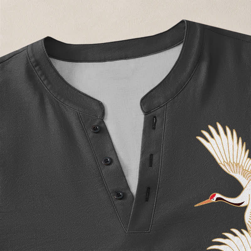 Buddha Stones Camicia da uomo a maniche lunghe con scollo a V e bottoni, in cotone con motivo a loto e gru. - image 11