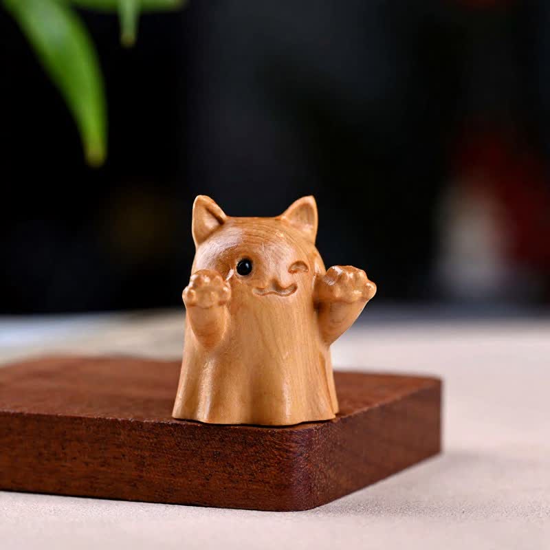 Buddha Stones Gatto ammiccante intagliato in legno di pino, decorazione a tema guarigione e animali carini - Battito di ciglia circa 5 cm - image 1