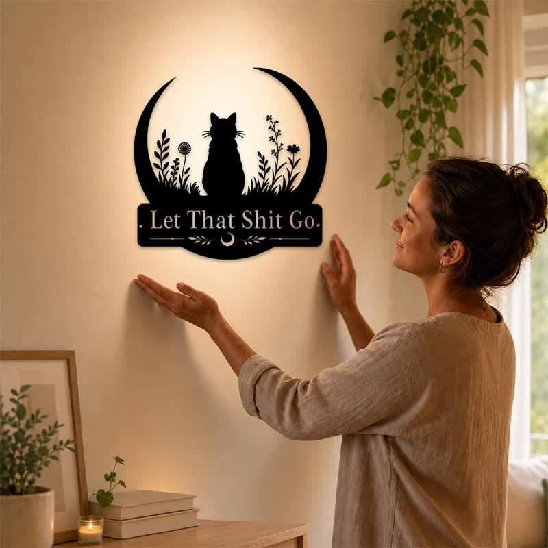 Buddha Stones Decorazione da parete in metallo Crescent Moon Cat "Let That Shit Go" - image 1