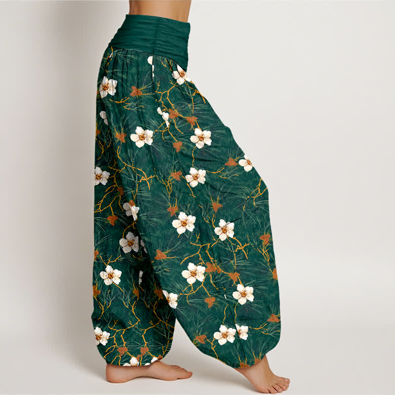 Buddha Stones Pantaloni harem da donna in cotone bianco con motivo a tralci di fiori e vita elasticizzata. - image 1
