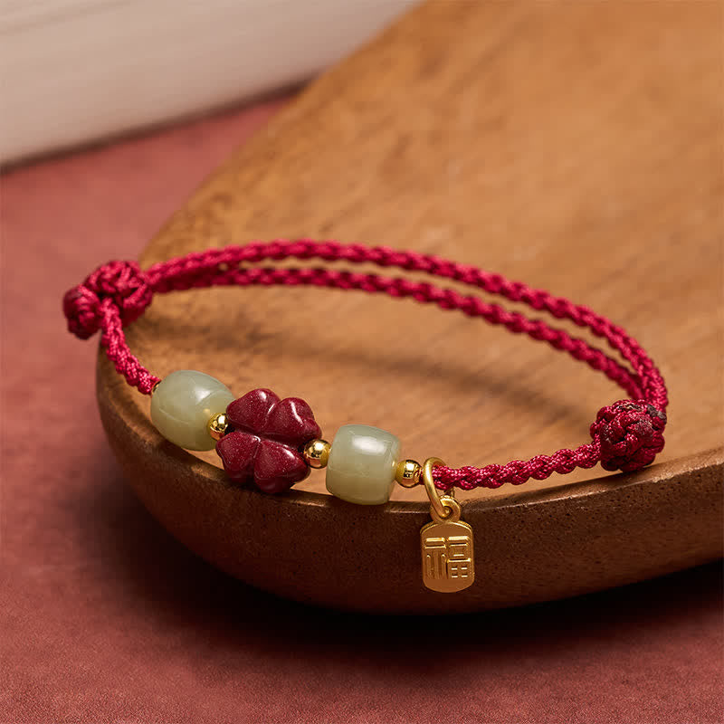 Buddha Stones Braccialetto portafortuna con motivo quadrifoglio e cordino rosso, colore Cinnabar Fu Character, Cinnabar. - Filo Rosso (Protezione ♥ Fortuna) - image 0