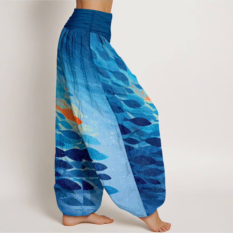 Buddha Stones Pantaloni harem da donna in cotone con stampa di pesci oceanici e elastico in vita. - image 1
