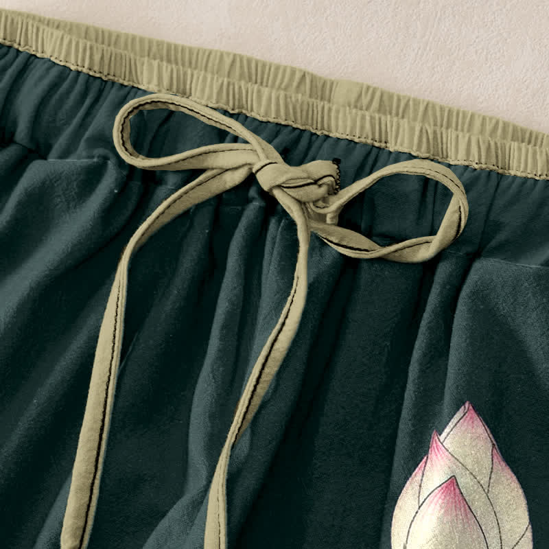 Buddha Stones Pantaloni da donna in puro cotone con elastico in vita e tasche, fantasia a fiori di loto. - image 1