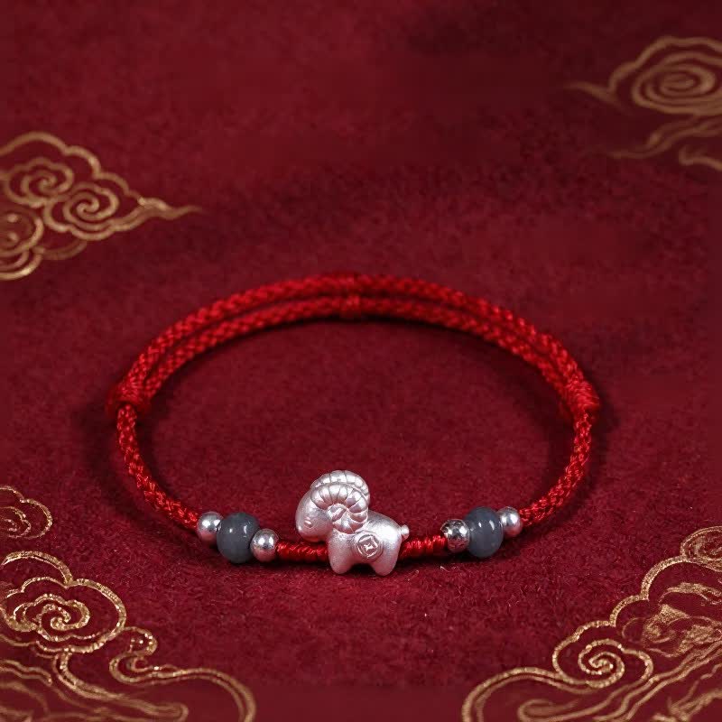 Buddha Stones Braccialetto con cordino rosso, anno della capra, in argento sterling 999, intrecciato a mano, con simbolo zodiacale cinese della capra e filo rosso. - Rosso (Circonferenza del polso: 5,9-6,7 pollici / 15-17 cm) - image 0