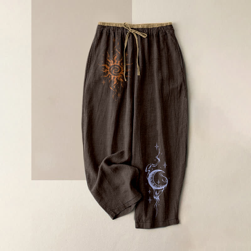 Buddha Stones Pantaloni da donna in puro cotone con elastico in vita e tasche, fantasia retrò sole, stelle e luna. - Marrone sella - US16, UK/AU20, EU48 (3XL) - image 4