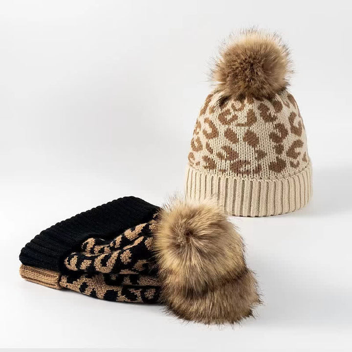 Buddha Stones Cappello da donna a coste con pompon e fantasia leopardata, ideale per l'autunno/inverno. - image 3