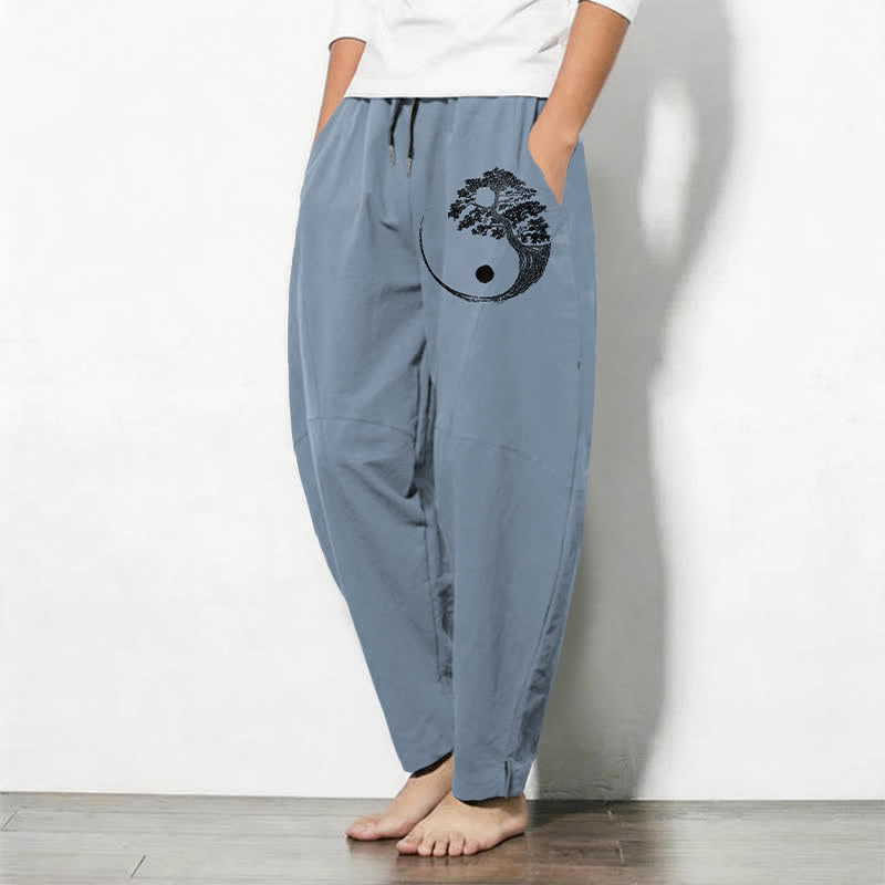 Buddha Stones Pantaloni da uomo affusolati con coulisse e tasche, in puro cotone, con motivo Yin Yang e montagna inchiostrata. - image 1