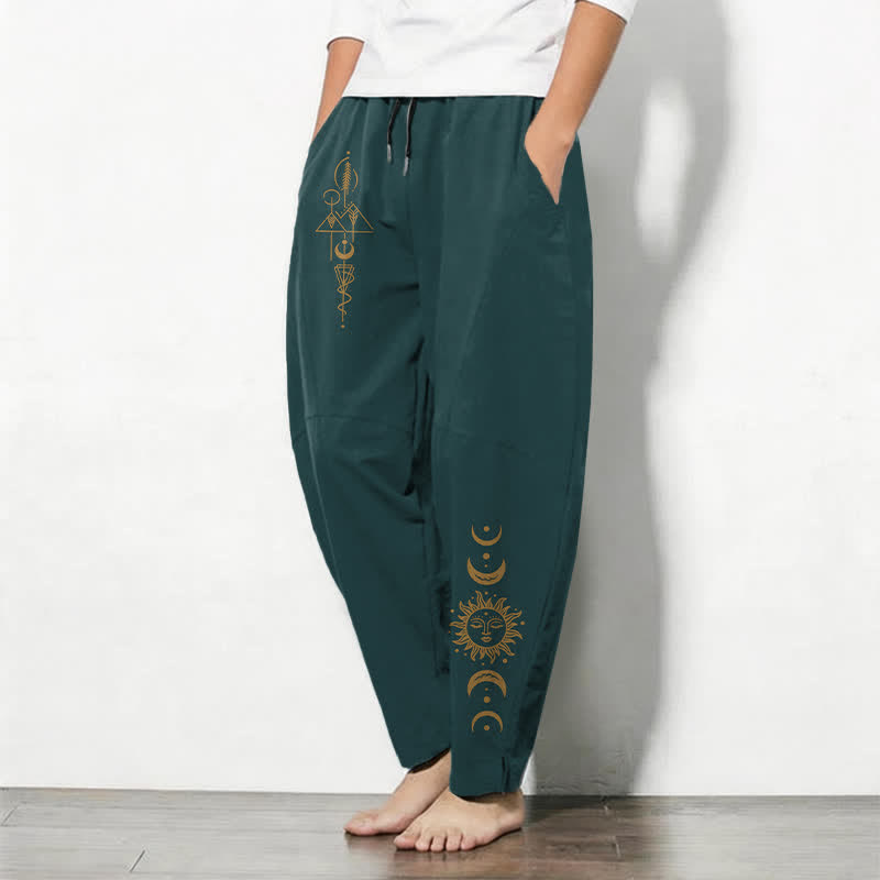 Buddha Stones Pantaloni da uomo affusolati in puro cotone con coulisse e tasche, motivo fasi lunari in stile bohémien. - image 1