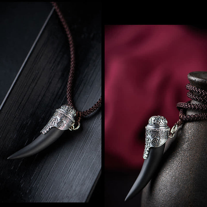 Collana con ciondolo in argento sterling 925 con motivo a denti di lupo e ossidiana nera e forza