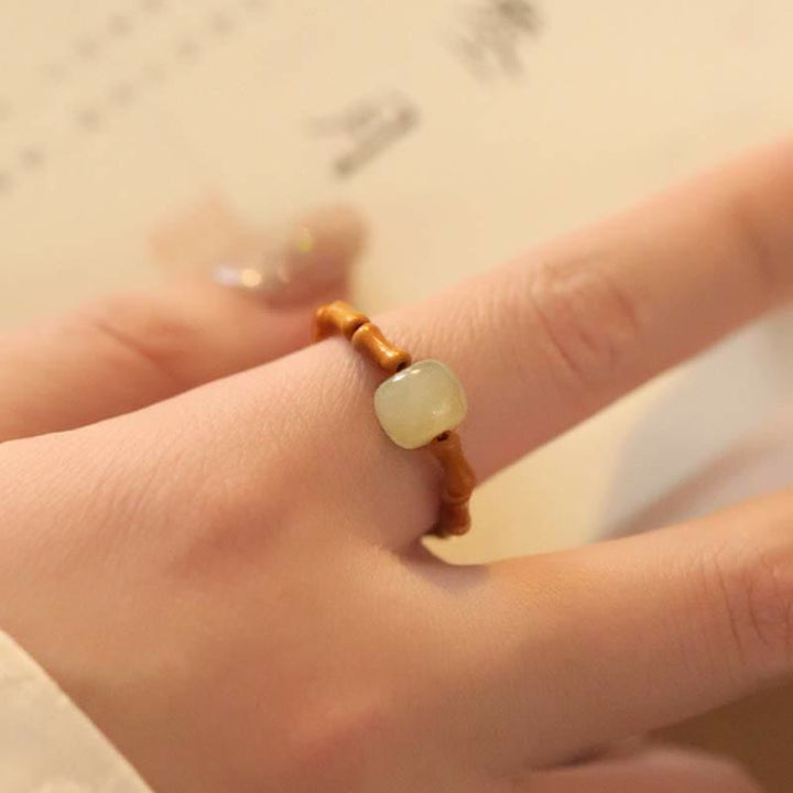 Anello portafortuna di bambù e perline di giada Hetian