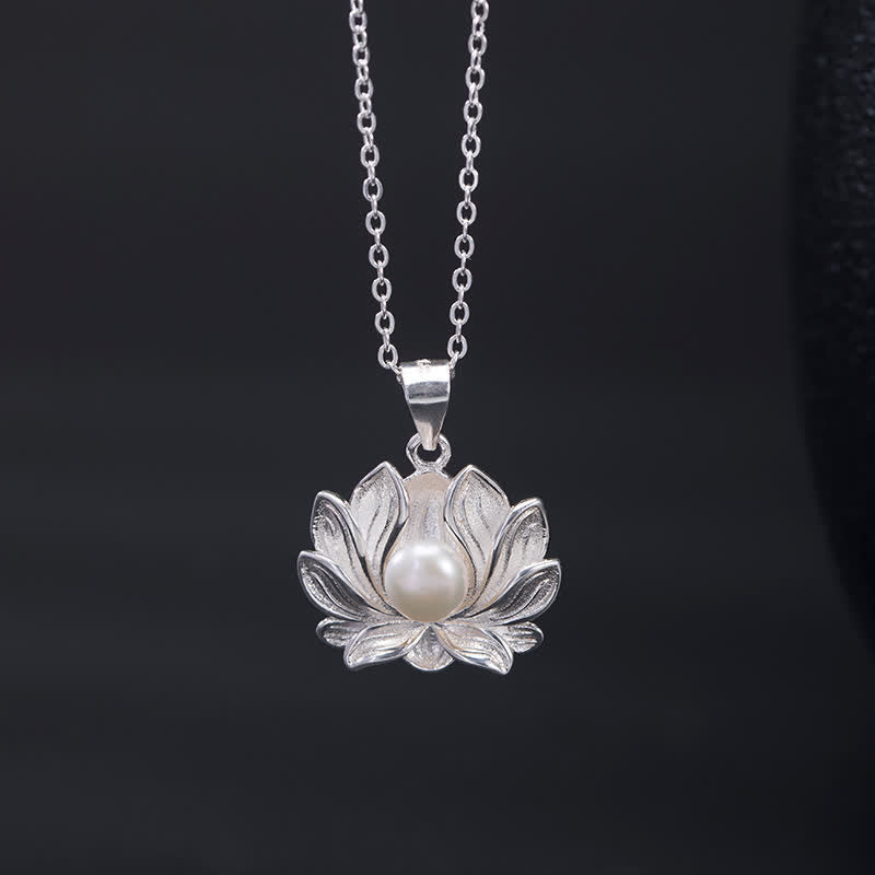 Collana con ciondolo a forma di fiore di loto in argento sterling 925 con Buddha Stones e perle - image 3