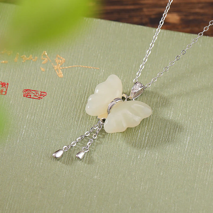 Collana con ciondolo a forma di farfalla in giada bianca Hetian, placcata in argento sterling 925, con Buddha Stones e ciondolo a forma di farfalla in giada bianca Hetian.
