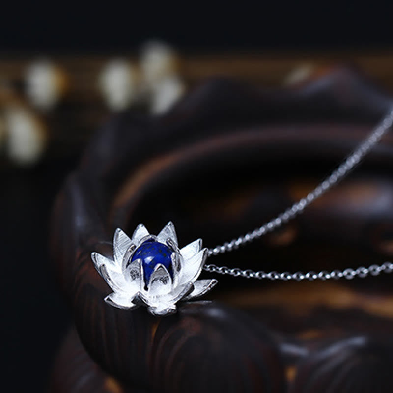 Collana con ciondolo a forma di fiore di loto in argento sterling 925 con pietre Buddha Stones e lazurite - image 9