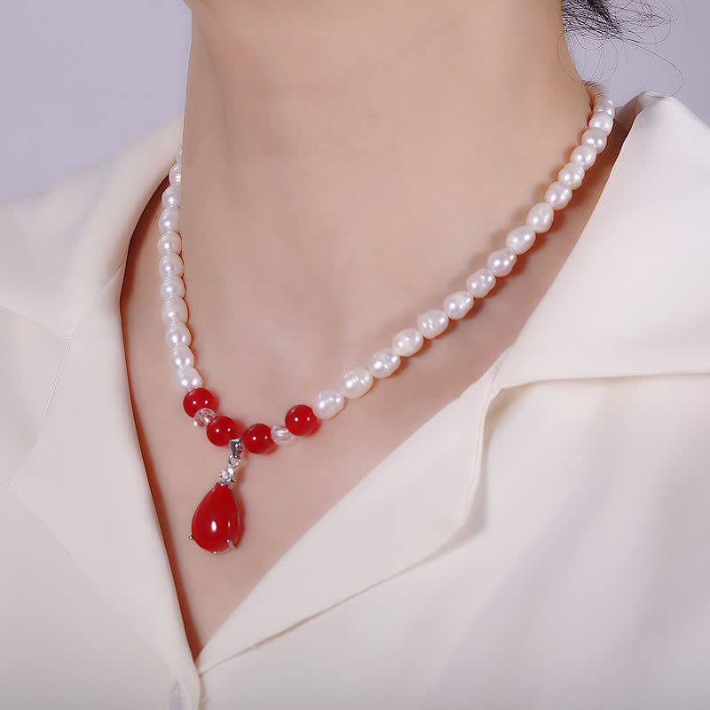 Collana con ciondolo a forma di goccia d'acqua e perla, calma e pace