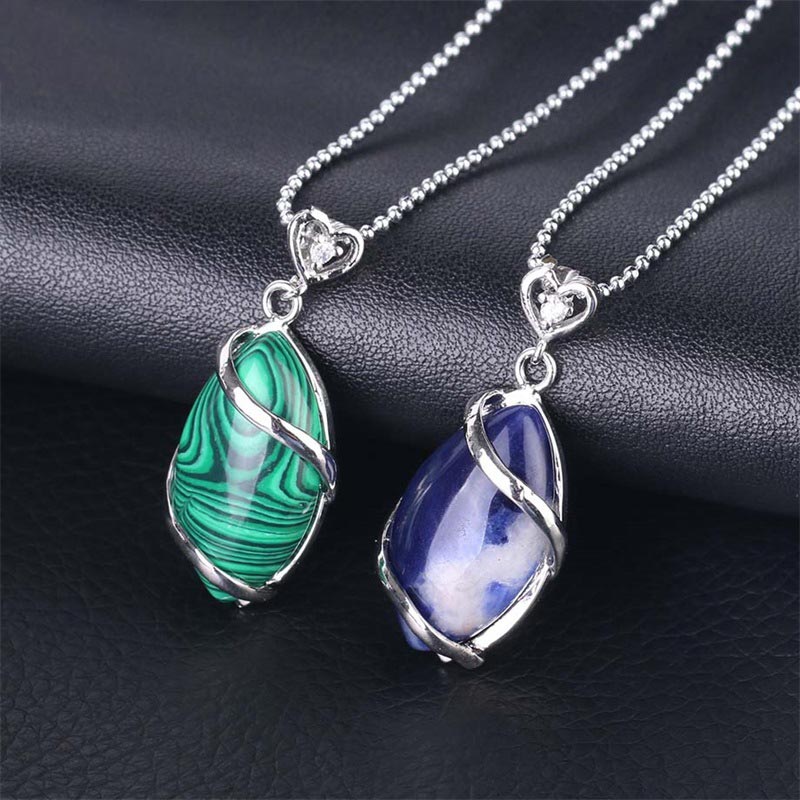 Collana con ciondolo in pietra di cristallo naturale con motivo a marquise Buddha Stones