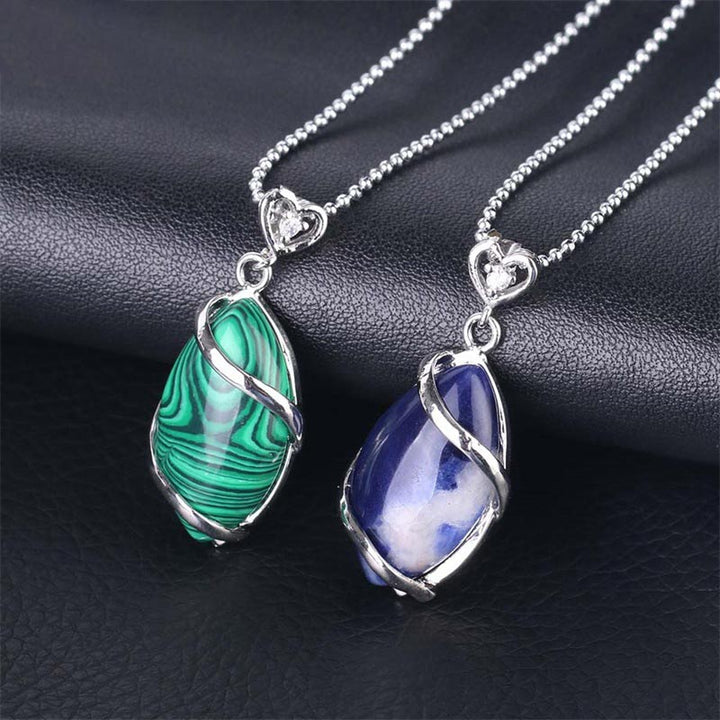 Collana con ciondolo in pietra di cristallo naturale con motivo a marquise Buddha Stones