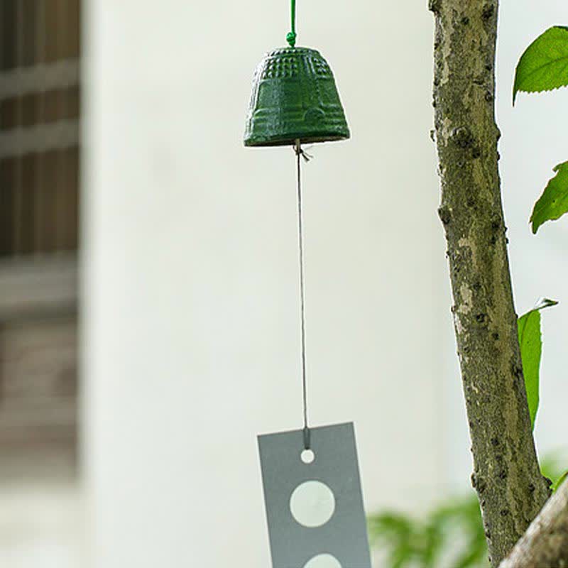 Campanello di buon auspicio appeso al muro, decorazione fatta a mano per la casa