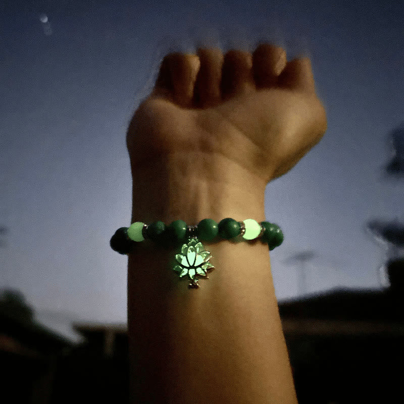 Braccialetto di protezione con perline luminose in pietra luminosa turchese tibetano Buddha Stones