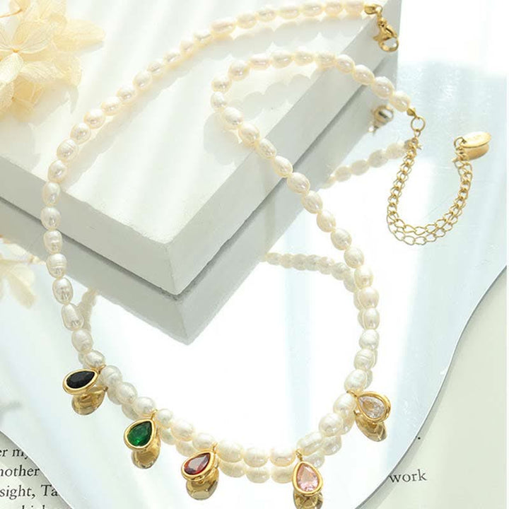 Collana con ciondolo in pietra di cristallo di perla e purezza