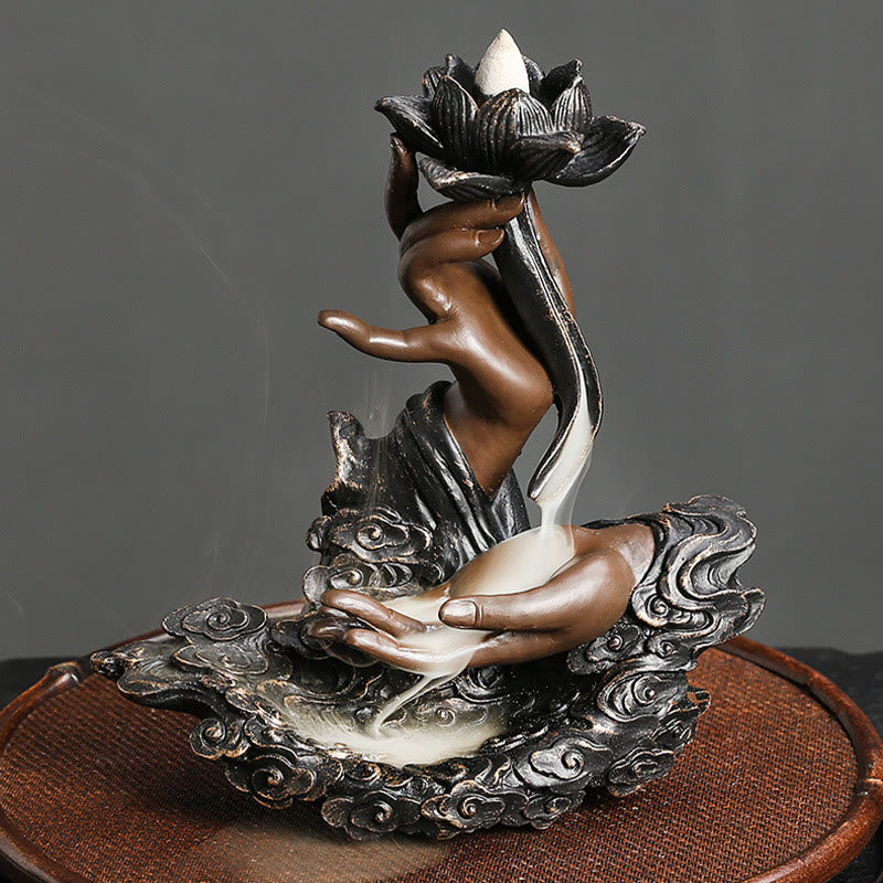 Buddha Stones Loto Mano di Buddha Nuvole di Buon Auspicio Modello Meditazione Resina Bruciatore di Incenso a Riflusso