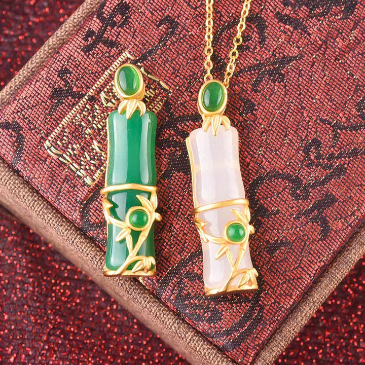 Collana con ciondolo di protezione in giada bianca e giada ciano con Buddha Stones e bambù