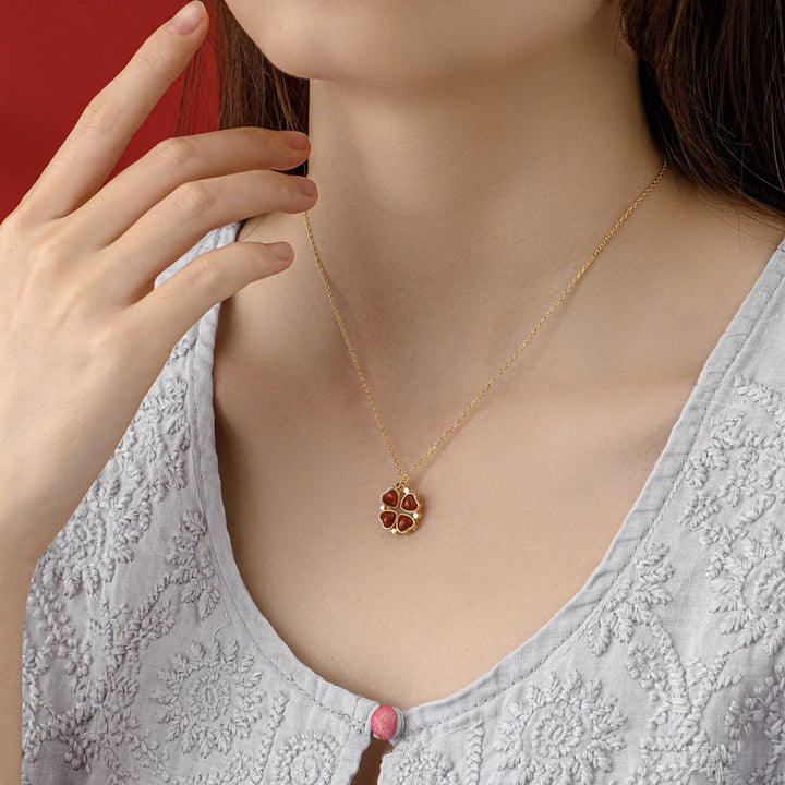 Collana con ciondolo Buddha Stones in argento sterling 925 con quadrifoglio, giada bianca, agata rossa e abbondanza