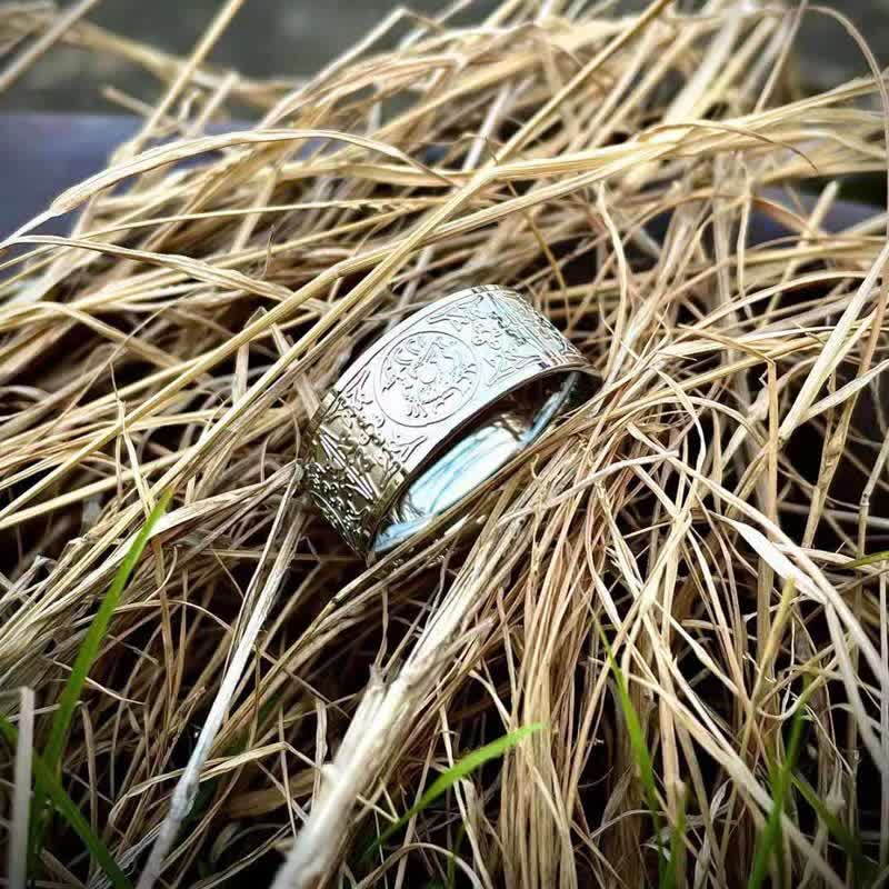 Anello artiglio teschio in acciaio inossidabile con occhio di drago