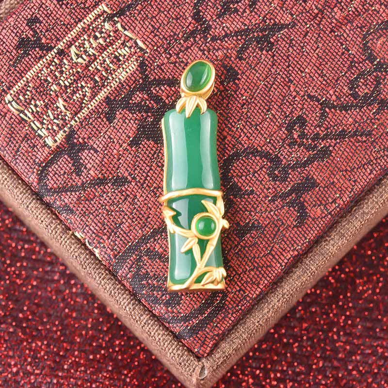 Collana con ciondolo di protezione in giada bianca e giada ciano con Buddha Stones e bambù
