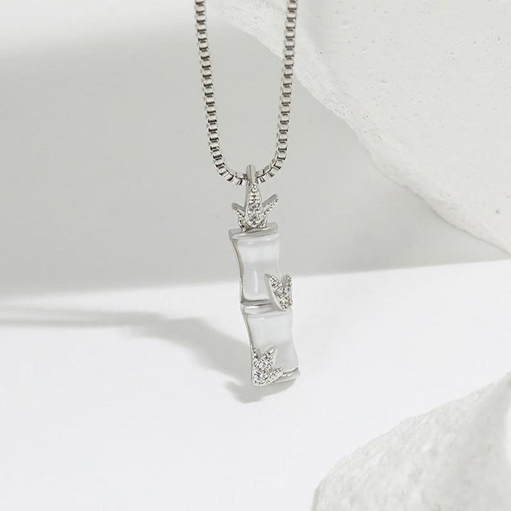 Collana con Buddha Stones, calcedonio e bambù, modello Harmony