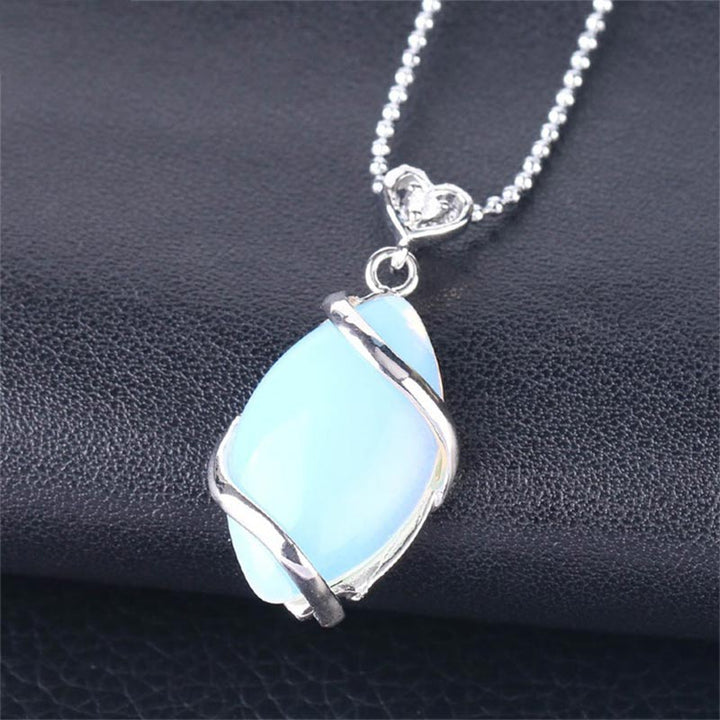 Collana con ciondolo in pietra di cristallo naturale con motivo a marquise Buddha Stones